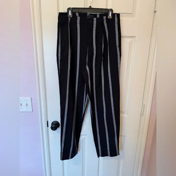 LIKE NEW ASOS trousers. Incredible material! Chic Black and Gray Striped Pants - Picture 2 of 7